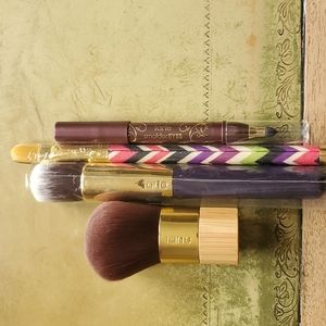 New TARTE BRUSHES and shadow stick